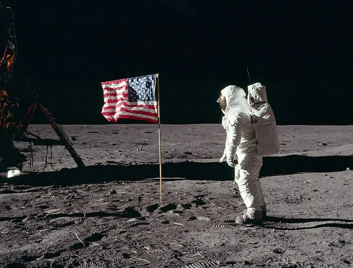 29 People Share Notorious Photos That Changed The Future Of Their Country