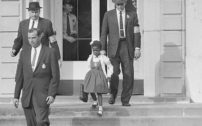 29 People Share Notorious Photos That Changed The Future Of Their Country