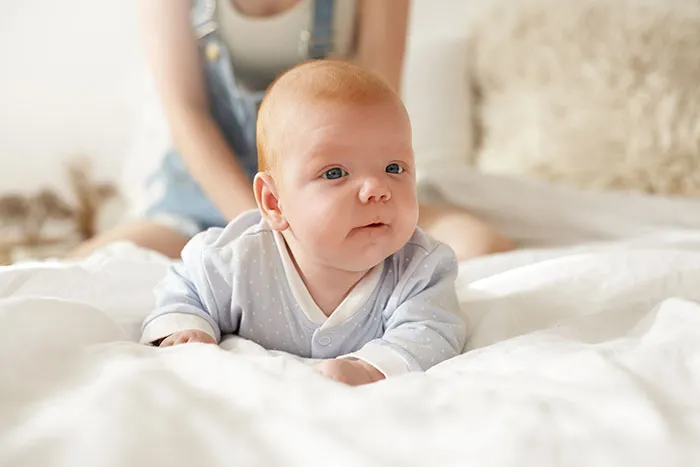 20 Recién nacidos que no se parecían nada a sus padres y desataron el drama