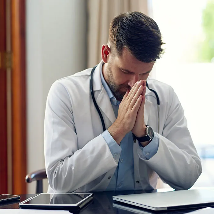 Patients Think They’re Helping Doctors And Nurses By Doing These 55 Things But They’re Actually Not