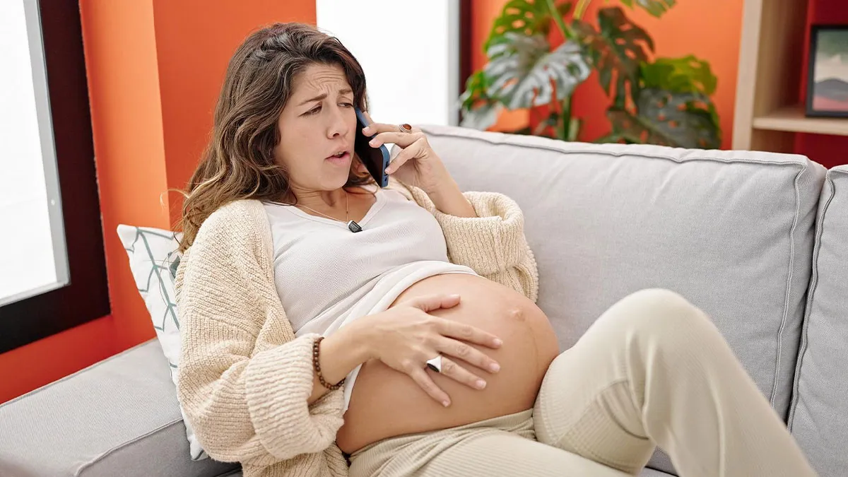 Pregnant 21YO Refuses To Grow Up, Uses Fam For Personal Gain, Elder Sis Makes Her Move Out