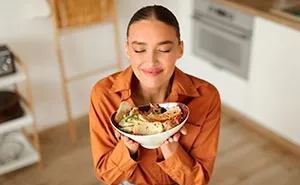 Frustrated Wife Vents, “Am I The Jerk For Making Myself Nice Meals And Not My Husband?”