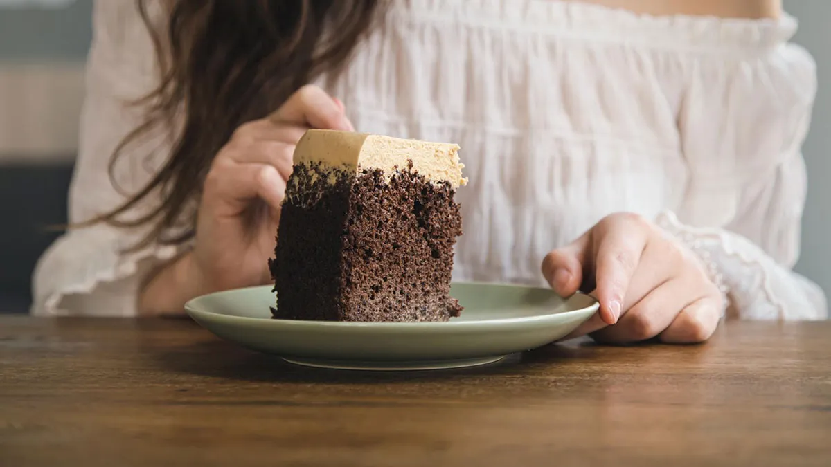 Gluten-Free Cake Sparks Drama As SIL Hogs It Despite Warning, Gets Berated By Her Own Husband