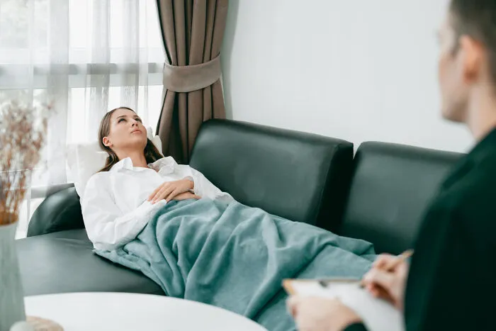 36 Insane Cases Of Patients Definitely Faking An Illness, That Doctors Experienced In Their Careers