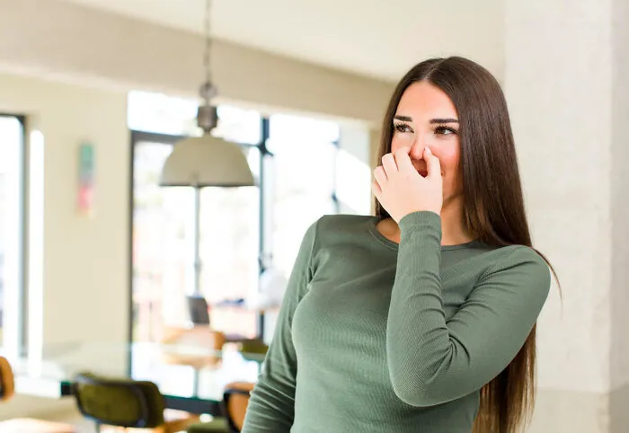 From Filthy Kitchens To Unthinkable Finds, 33 People Share Their Worst House Visits