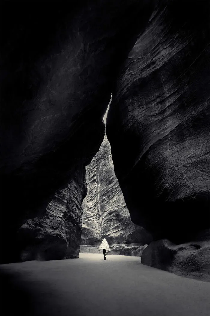 This Photographer Makes Minimalism Look Incredibly Expressive (44 Pics)