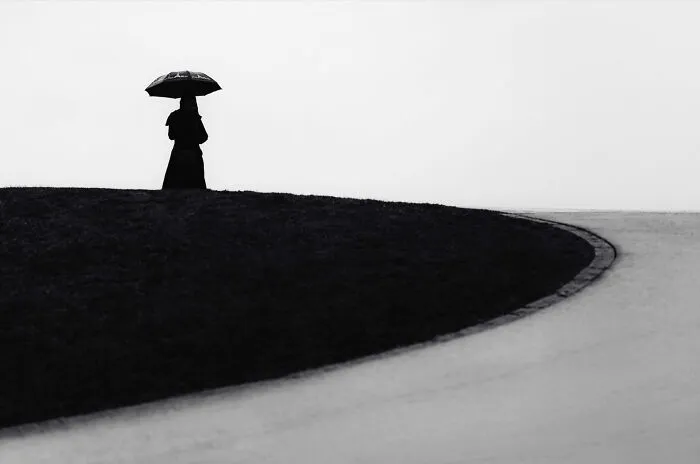 This Photographer Makes Minimalism Look Incredibly Expressive (44 Pics)