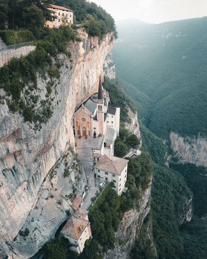 This Photographer’s Shots Prove Europe’s Mountain Landscapes Look Almost Too Beautiful To Be Real (49 Pics)