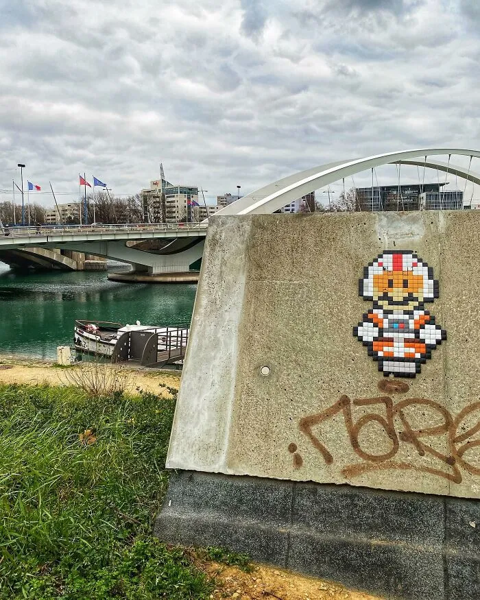 This Street Artist Turns City Walls Into Pixel Art Surprises (80 Pics)