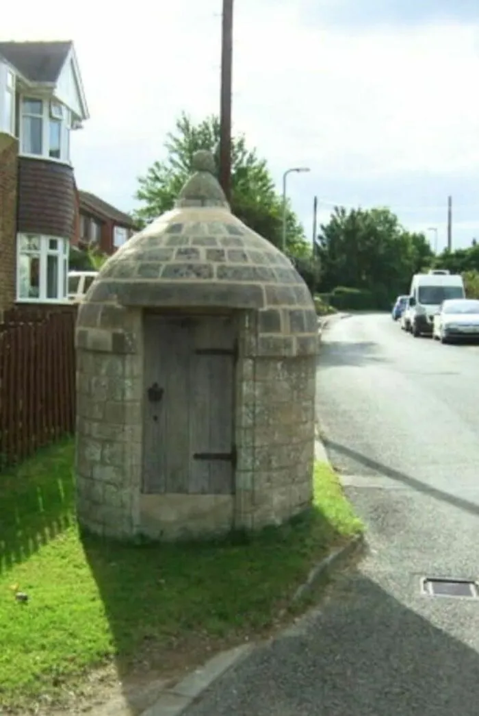 Located In The UK. Anyone Kniw What This Tiny House-Like Item Is?