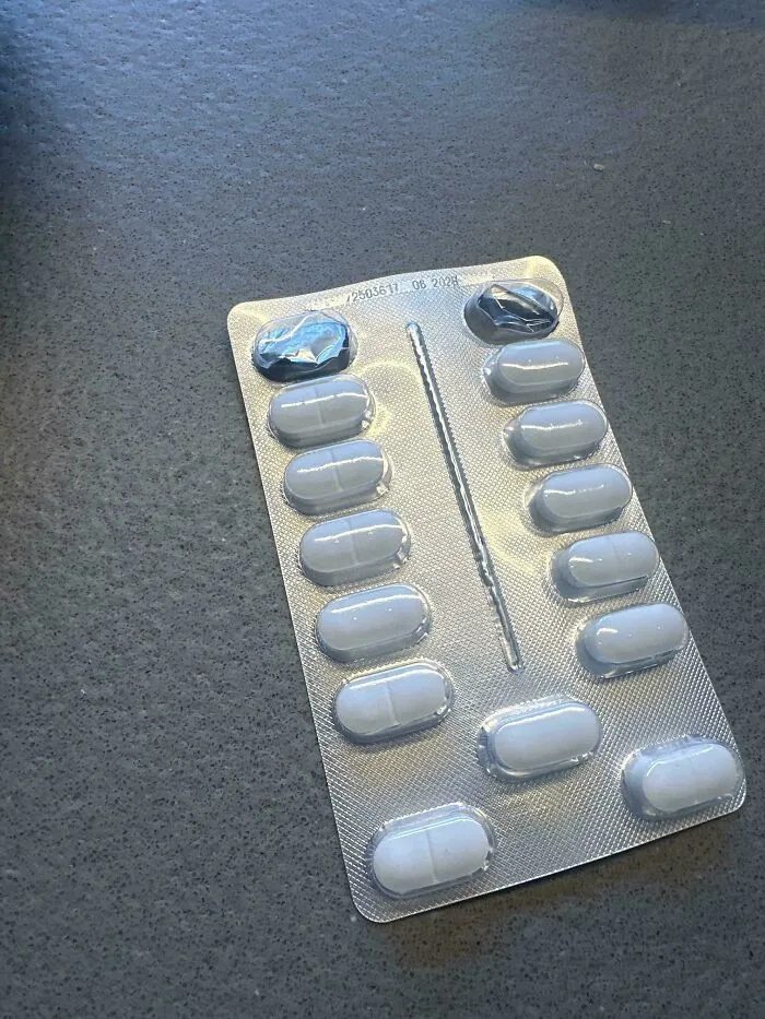 What Is This Vertical Line That Separates The Pills?