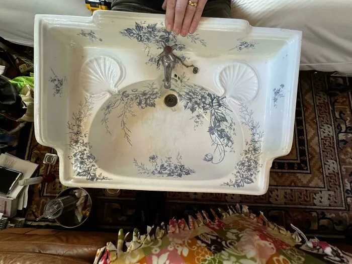 Old Porcelain Sink At My Grandparents. With Writing “The Oceanic” Under The Faucet. USA. Any Info?