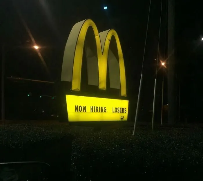 53 Hilariously Bold “Help Wanted” Signs Spotted In The Streets
