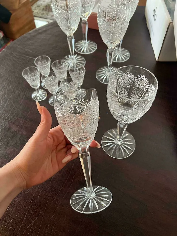 79 People Share The Strange Things Previous Owners Left Behind In Their Homes