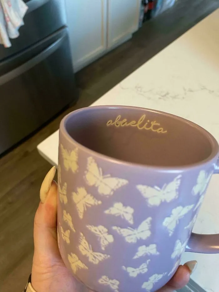 Mom Received An “Abuelita” Mug By Mistake For Christmas And We Laughed It Off. 3 Days Later I Found Out I Was Pregnant