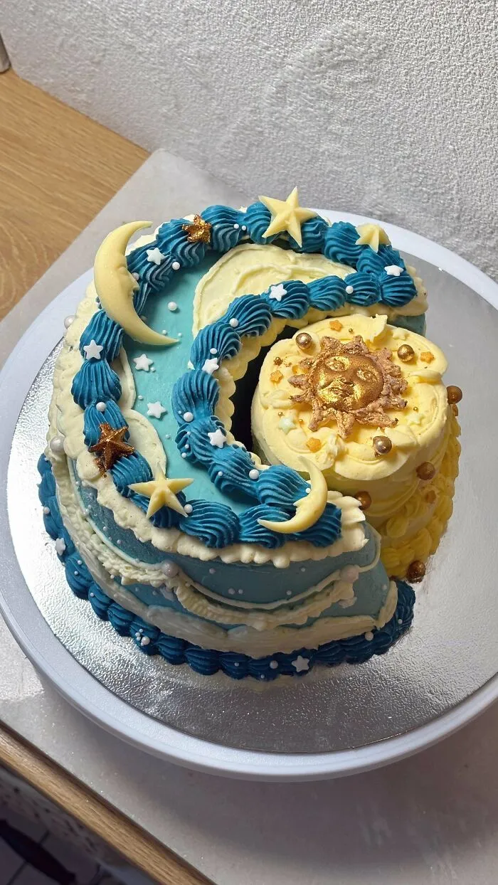 ✨ I Made Sun &amp; Moon Cake For Ramadan 🌙🌞