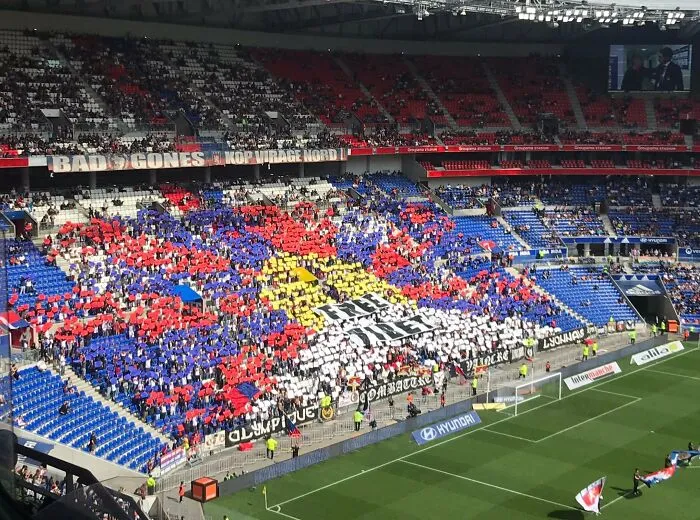 Al reprogramar un partido de fútbol francés solo para complacer a la audiencia televisiva china