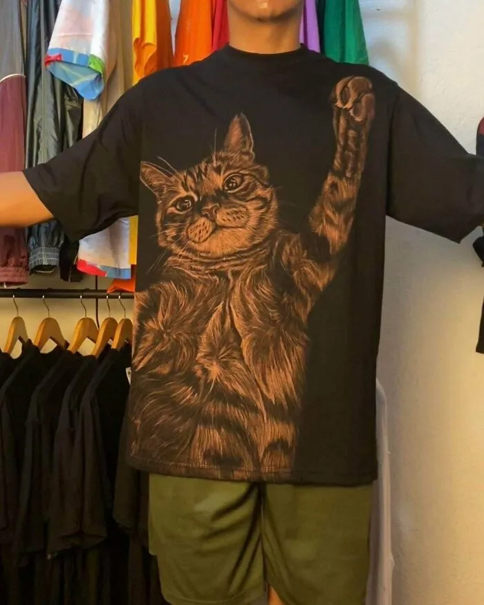 Mi primera vez pintando un gato. Lo hice con lejía