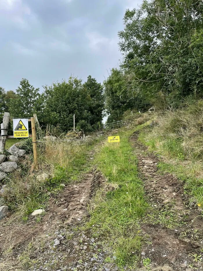 We Own The Property/ The Entrance To This Road But Our Neighbour Put Up An Electric Wire And Sign Across It