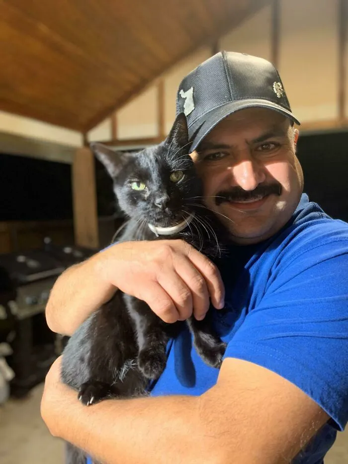Mi hermana me dijo que debería publicar una foto de nuestro papá aquí. Nuestro papá es el típico papá mexicano. Siempre decía: “¡Yo no quiero animales en esta casa!”.