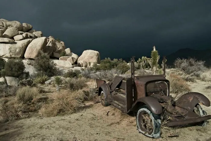 Went To The Desert On Xmas Day, Found A Model-T And Amazing Light.