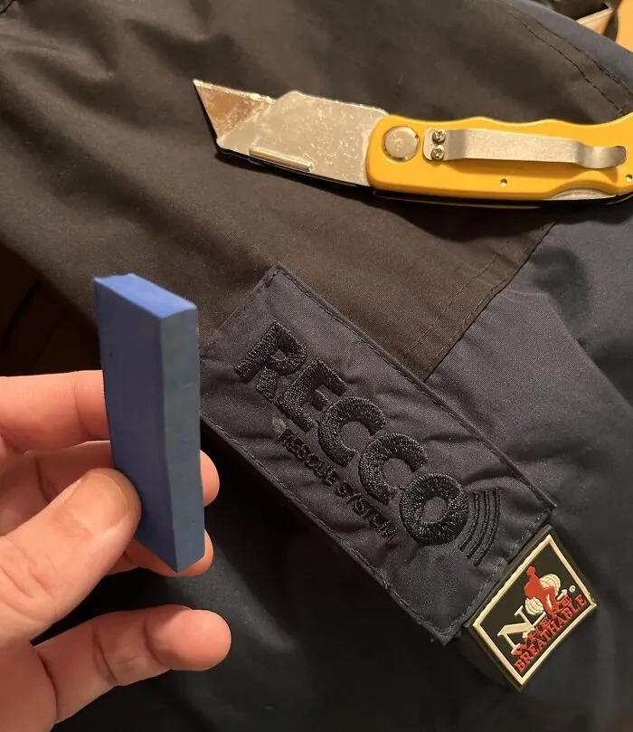 Father-In-Law Bought A Jacket Advertised With Recco Included (Avalanche Beacon). Felt Off To Me, So I Took A Look And Behold It's Just A Piece Of Foam