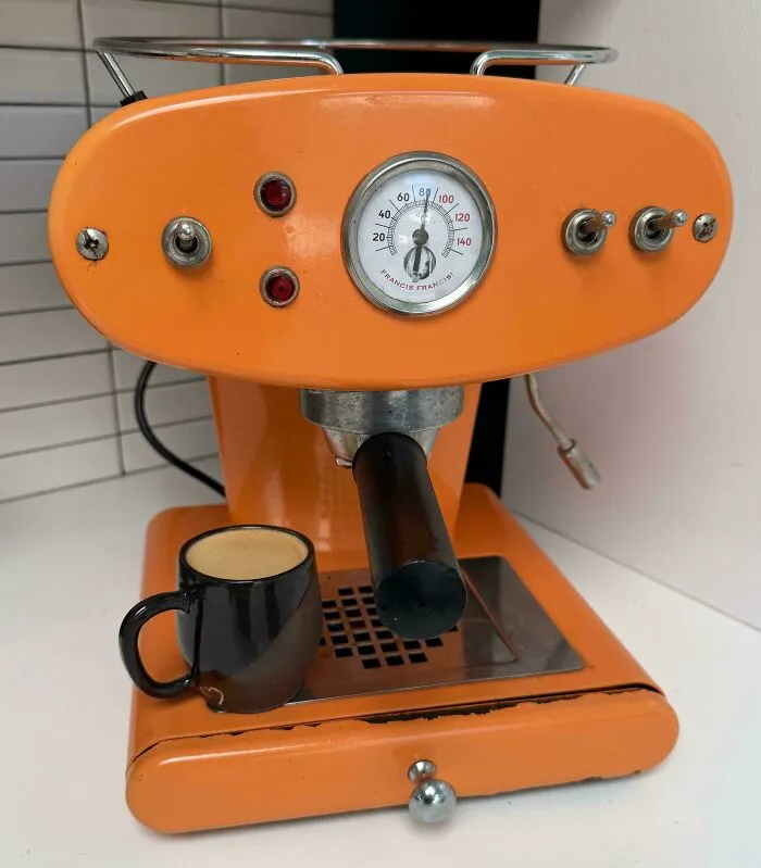 I Bought This 20 Years Ago At A Thrift Store For $25 (It Retailed For Around $900 At The Time.) Still Going Strong And Making Me Espresso All These Years Later