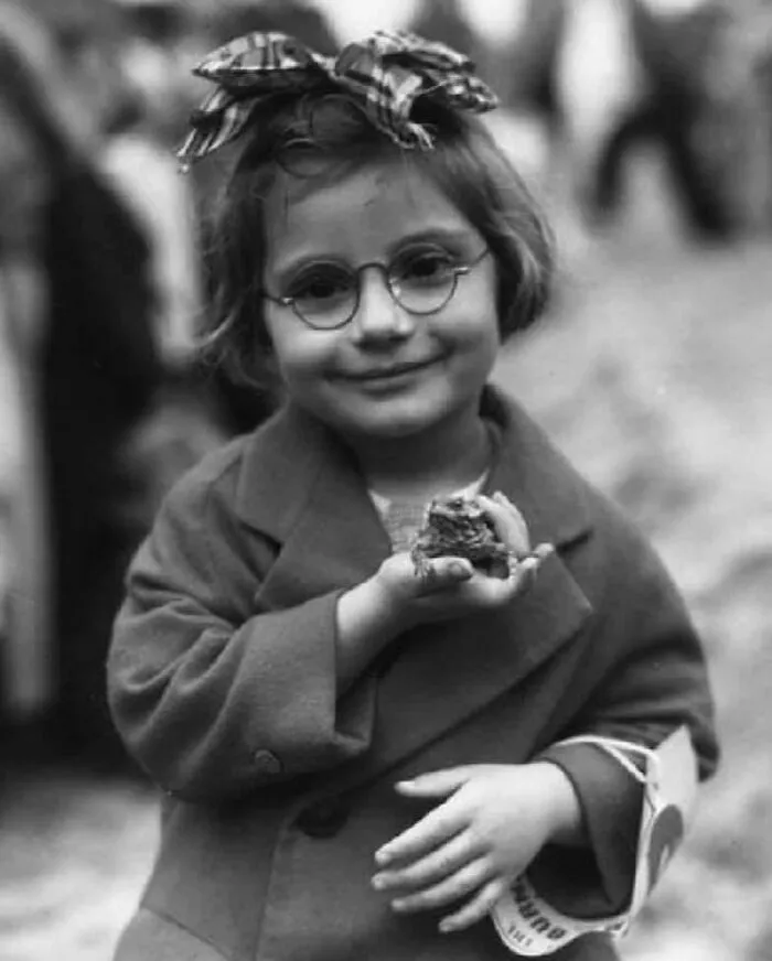 A Girl And Her Pet Toad, Venice Beach, California, 1936