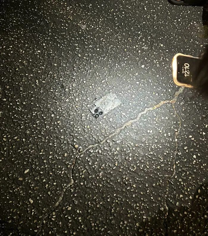 Mi esposo perdió su iPhone durante las vacaciones. Usamos la función Buscar mi iPhone y lo rastreamos hasta su última ubicación. Lo encontramos atropellado.