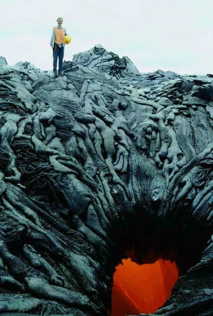 The “Gateway To Hell”, Or The Kamokuna Skylight, In Hawai’i🌋