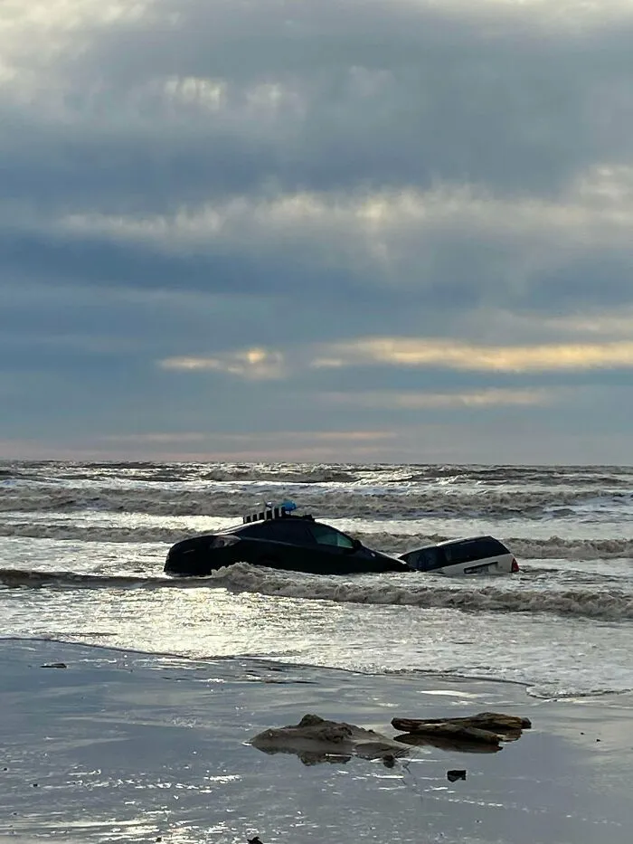Aparcar en la playa con marea baja