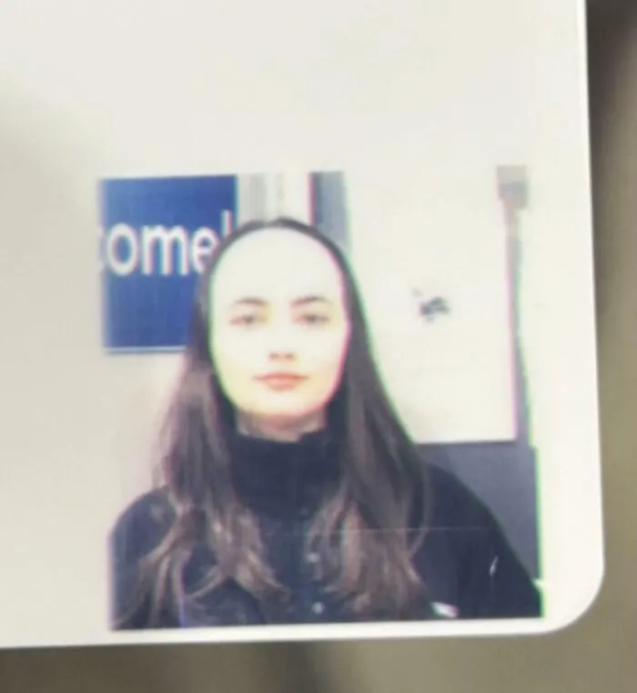 Llevaba una cinta del pelo blanca cuando me hice esta foto