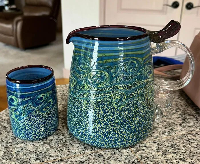 My New Favorite Modern, Glass Artist, Henry Levine With Thorn Ridge Studios “Starry Night”. Paid $20.00 For The Pitcher And 3 Glasses. Signed And Dated 2002. The Last Photo Has A Light In It