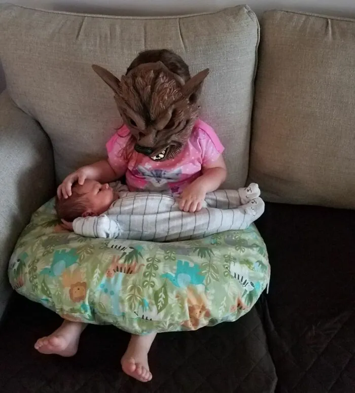 49 Hilarious Pics That Prove Sibling Rivalry Is Like No Other