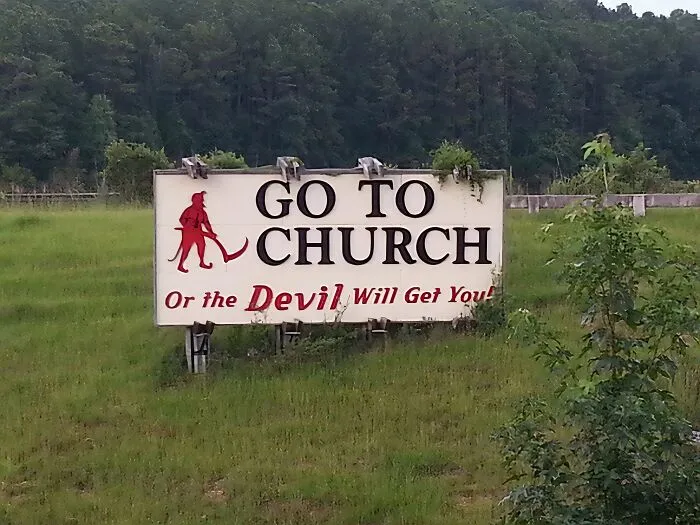 Bienvenidos a Alabama: Ve a la iglesia o el diablo te pillará