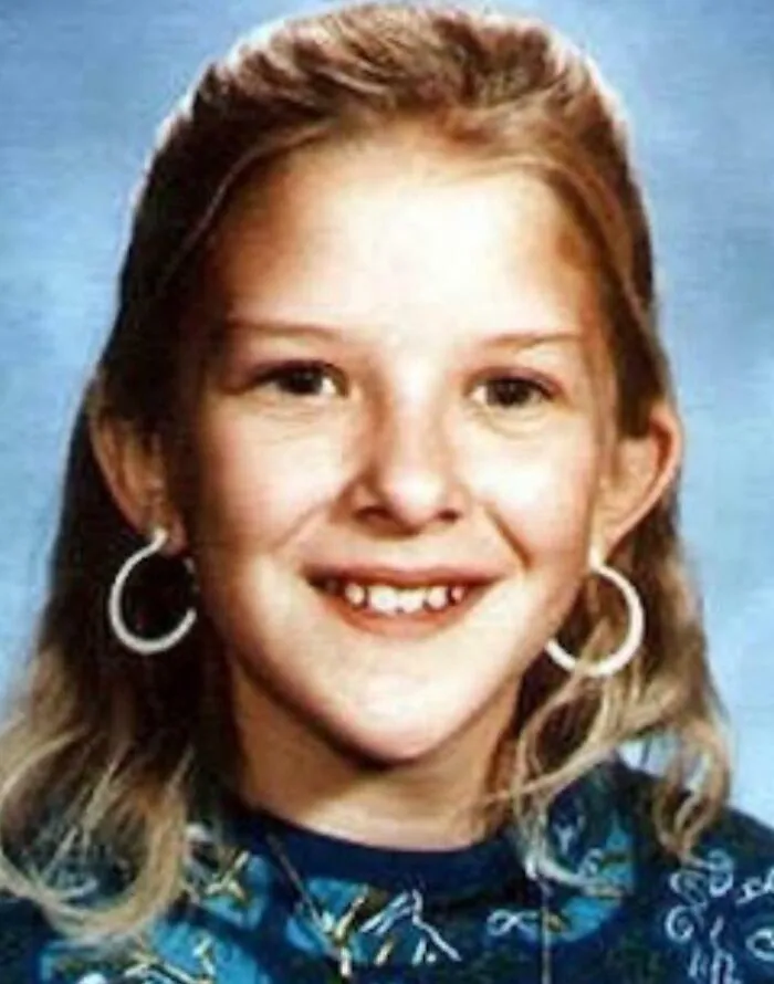 El 27 de agosto de 1992, Leigh Occhi, de 13 años y residente de Tupelo, Mississippi, desapareció mientras estaba sola en casa durante el huracán Andrew. Su madre regresó del trabajo y encontró la casa cubierta de sangre.