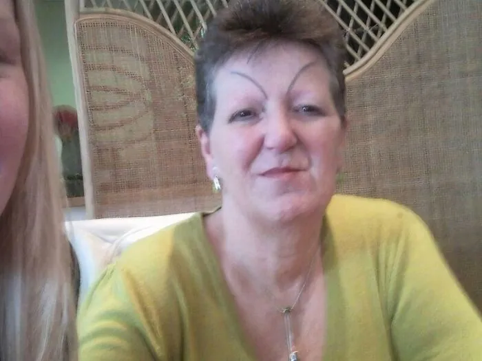 Compañera de trabajo de mi madre, se las dibujaba todos los días
