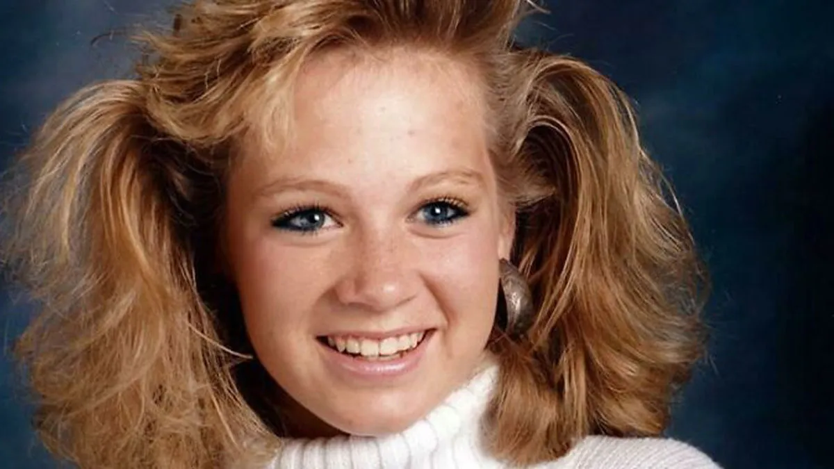 49 Hairstyles People Swear Were Cool In The 80s But Look Hilarious Now