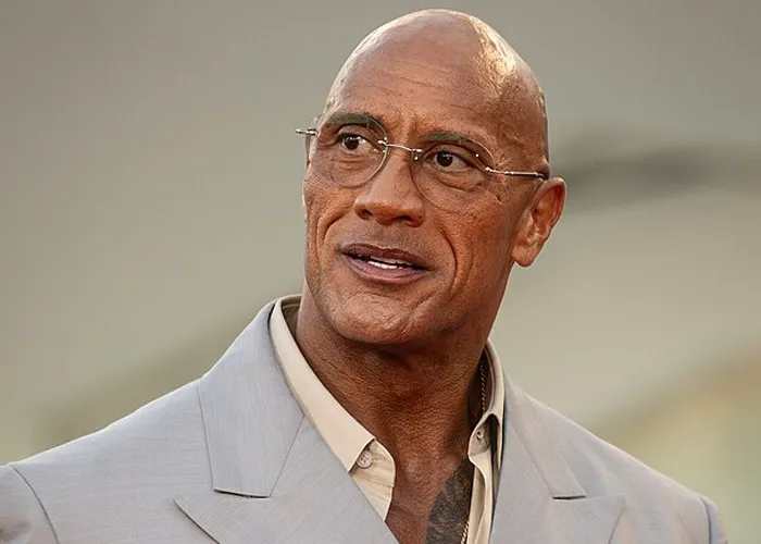 "Threw An iPad At Me Across A Restaurant": 57 Celebrities Who Acted Like Total Jerks To Fans