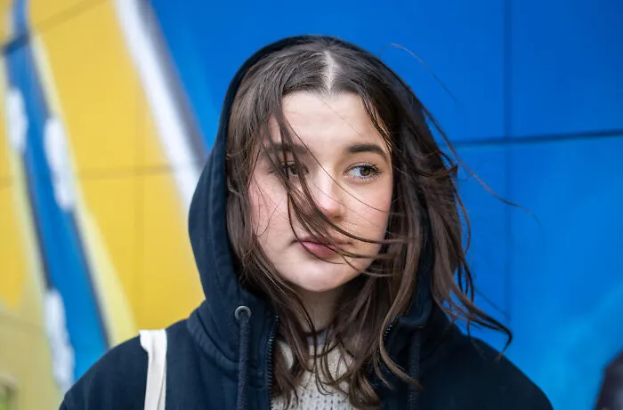 “What Is The Deal With The Gen Z Stare?” (23 People Chime In)