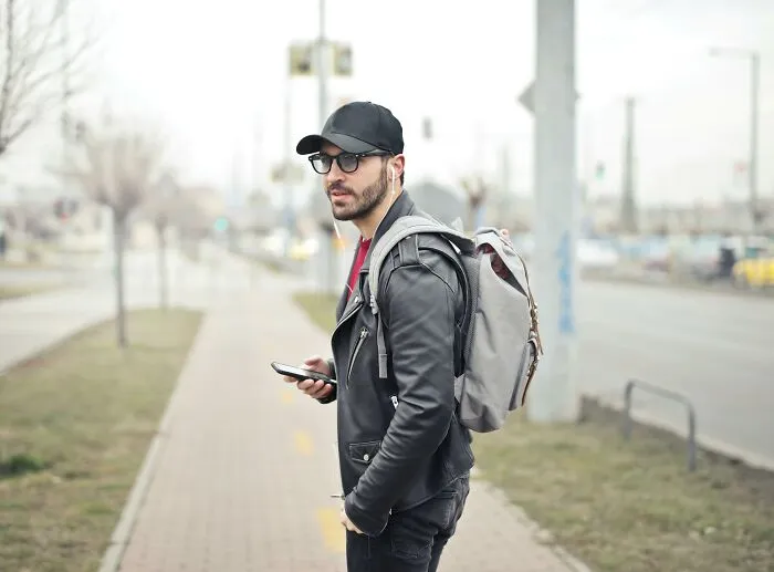 A stranger asks you to hotspot them for 10 minutes. You don’t know them at all, and while it seems harmless, sharing your connection could expose personal data or create other unforeseen risks. On the other hand, refusing might seem rude, and the person might genuinely need it for an urgent reason.