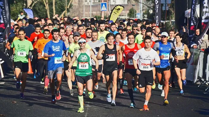 Your friend from school is running a marathon. Yesterday, in the moment, you promised to cheer them on and then automatically regretted it. This morning, you don’t feel like going.