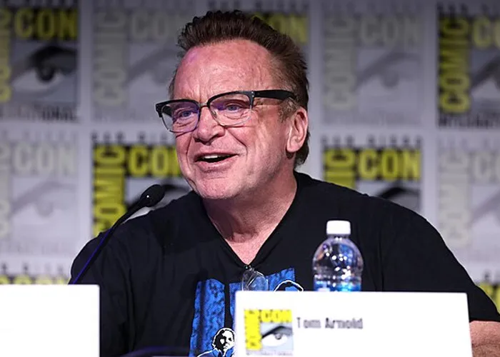 "Threw An iPad At Me Across A Restaurant": 57 Celebrities Who Acted Like Total Jerks To Fans