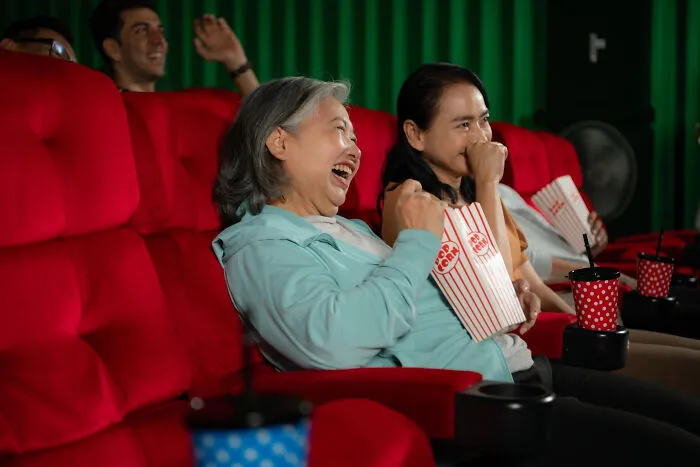 39 Surprisingly Wholesome, And Sometimes Weird, Family Traditions People Still Follow