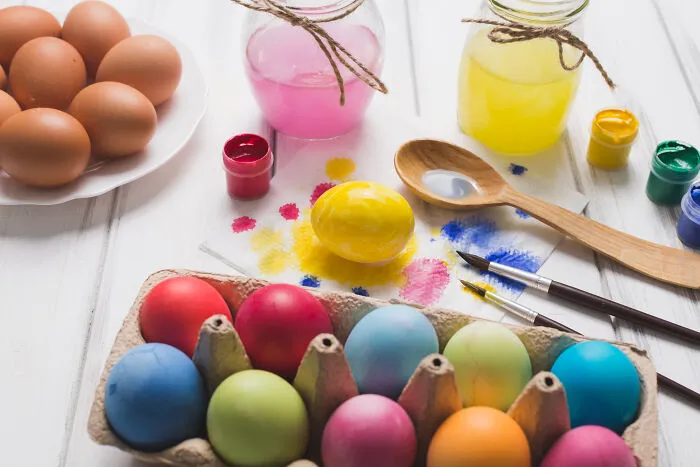 39 Surprisingly Wholesome, And Sometimes Weird, Family Traditions People Still Follow