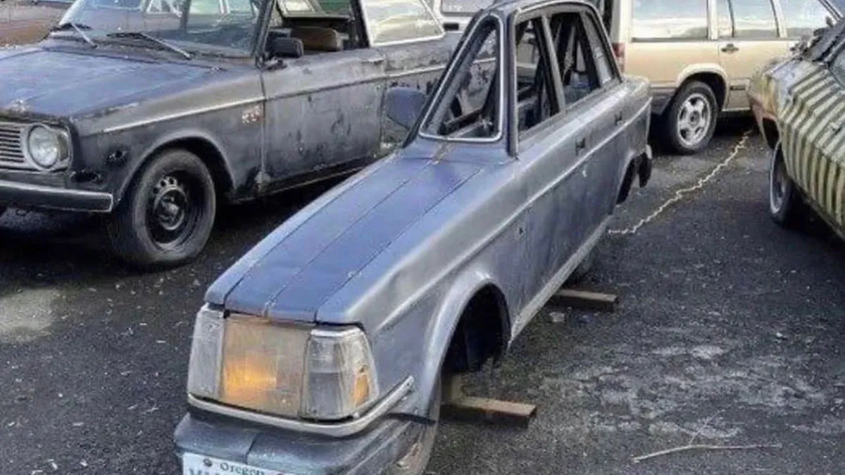 Over 100K People Follow This FB Group To Look At These 67 Weird But Fascinating Cars