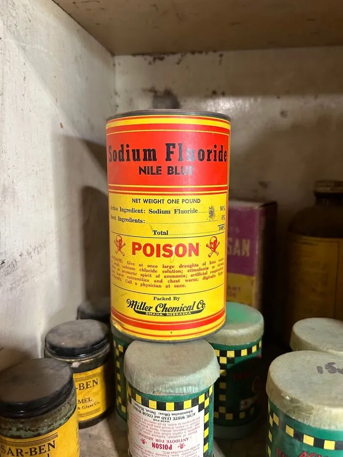 79 People Share The Strange Things Previous Owners Left Behind In Their Homes