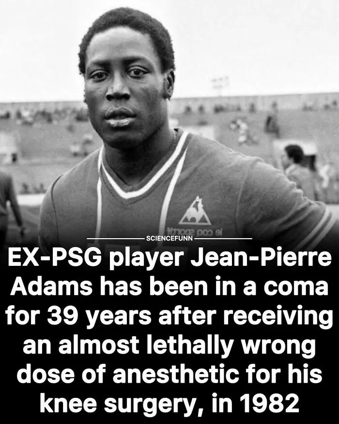 Black and white photo of ex-PSG player Jean-Pierre Adams with text about his long coma and anesthetic error in knee surgery.