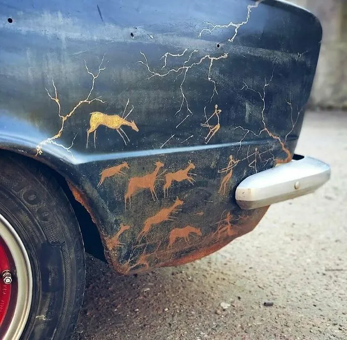 79 Cursed Photos That Make Absolutely Zero Sense But Live Rent‑Free In Our Brains