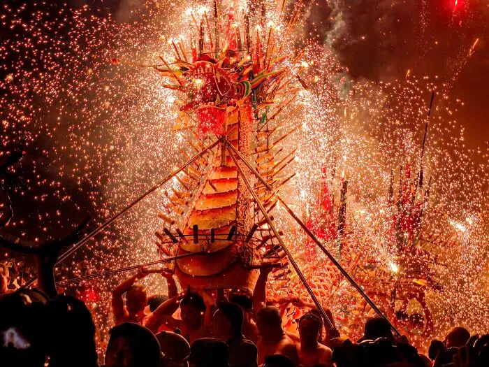 15th Annual Mpa Grand Prize: Fire Dragon By Kuanglong Zhang